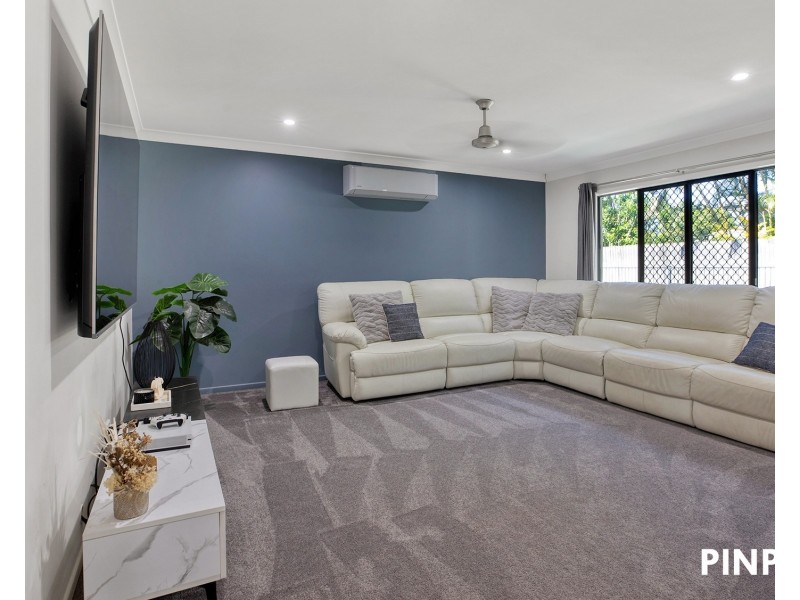 4 Crofton Close, Rural View QLD 4740