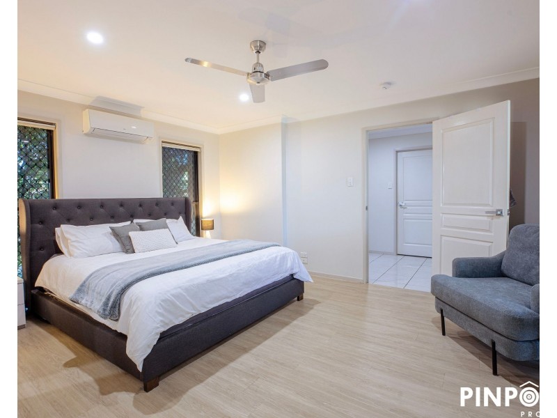 4 Crofton Close, Rural View QLD 4740