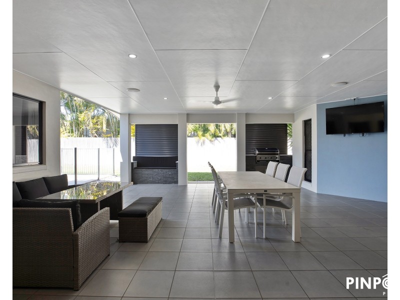 4 Crofton Close, Rural View QLD 4740