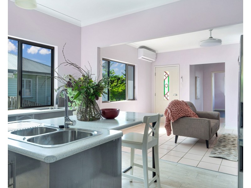 4 Simpson Street, West Mackay QLD 4740