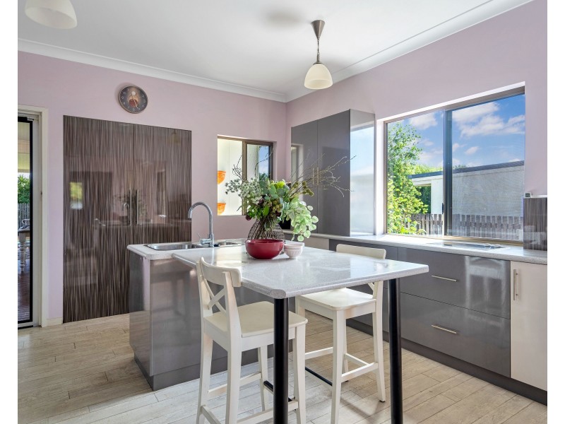 4 Simpson Street, West Mackay QLD 4740