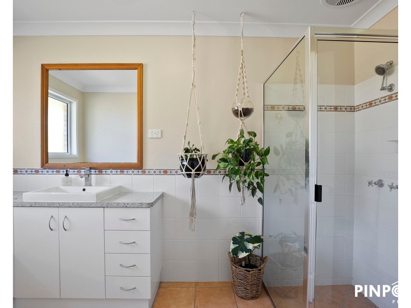 6 Sam Bezzina Drive, Beaconsfield QLD 4740