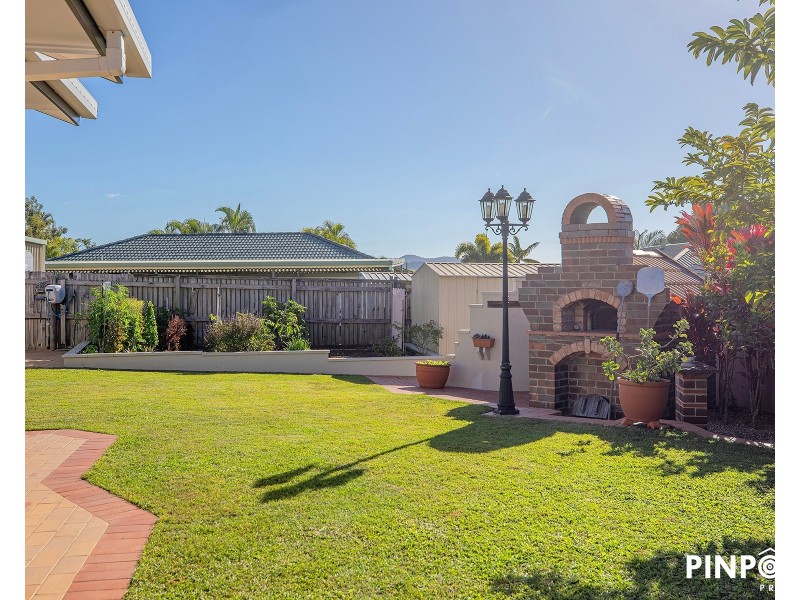 6 Sam Bezzina Drive, Beaconsfield QLD 4740