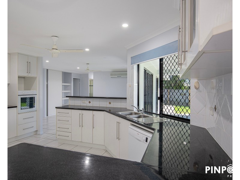 21 Murrays Road, Glenella QLD 4740