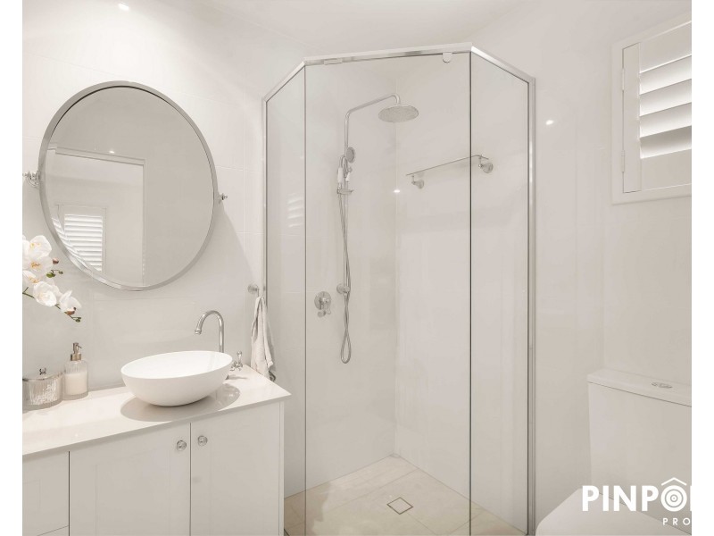 18 Victor Avenue, Glenella QLD 4740