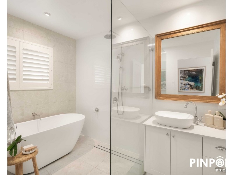 18 Victor Avenue, Glenella QLD 4740