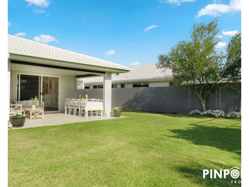 18 Victor Avenue, Glenella QLD 4740