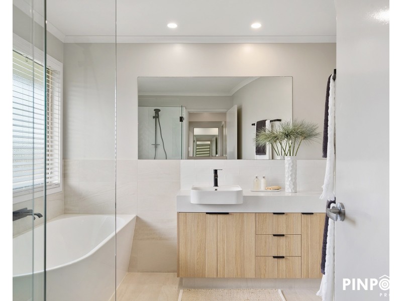 3 Madison Avenue, Glenella QLD 4740