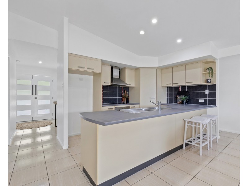 58 Cinnamon Drive, Glenella QLD 4740