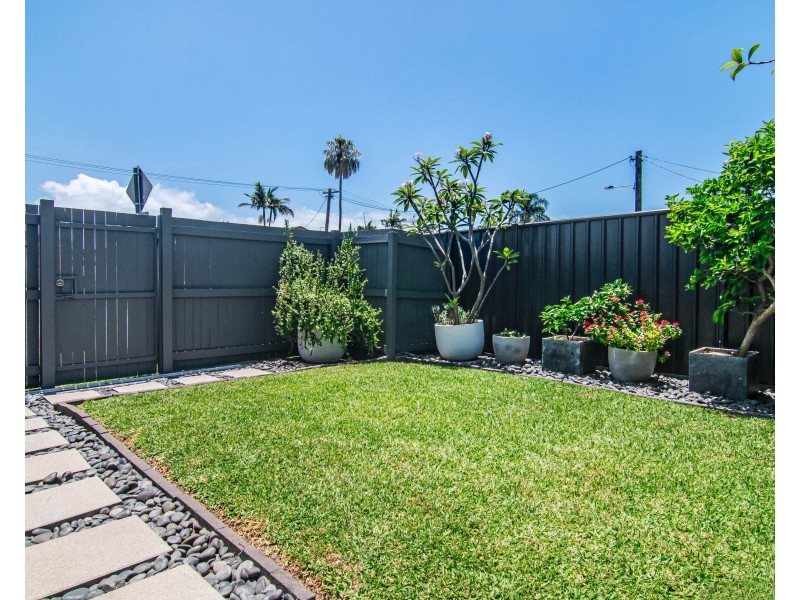 2/349 Alfred Street, Mackay QLD 4740