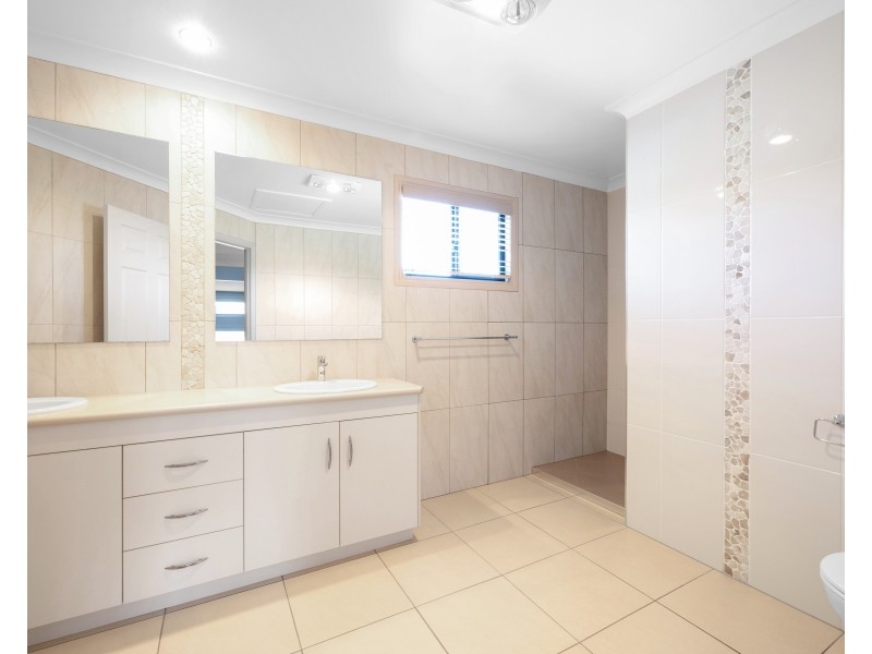 53 Hicks Road, Glenella QLD 4740