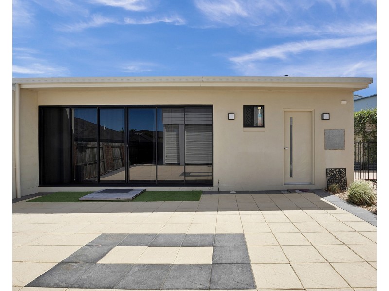 53 Hicks Road, Glenella QLD 4740