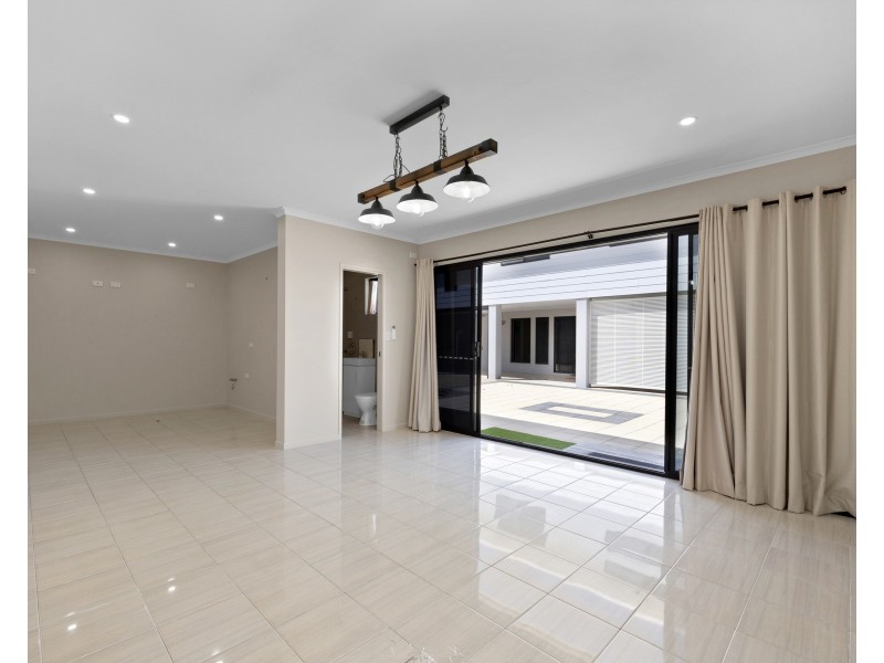 53 Hicks Road, Glenella QLD 4740