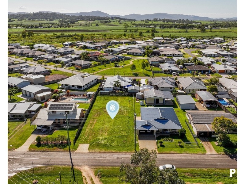 5 Cemetery Road, Sarina QLD 4737