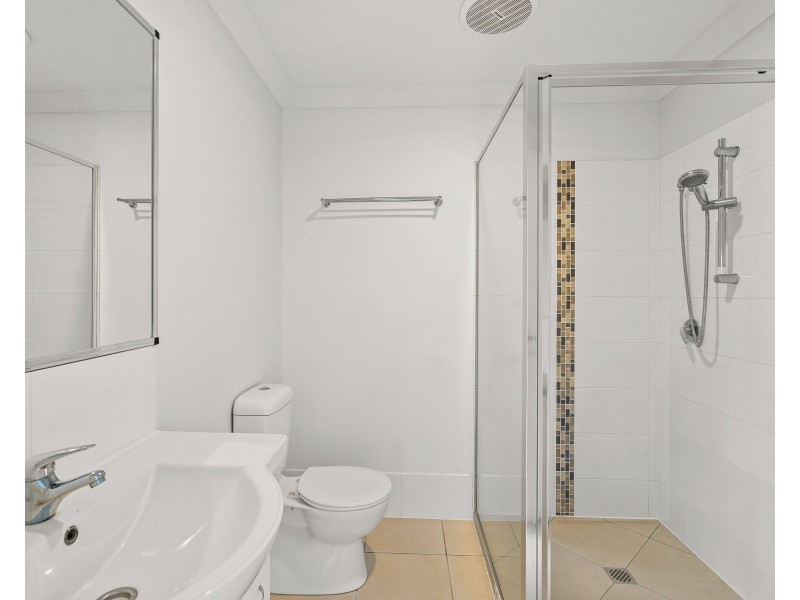 4B Azure Drive, Rural View QLD 4740