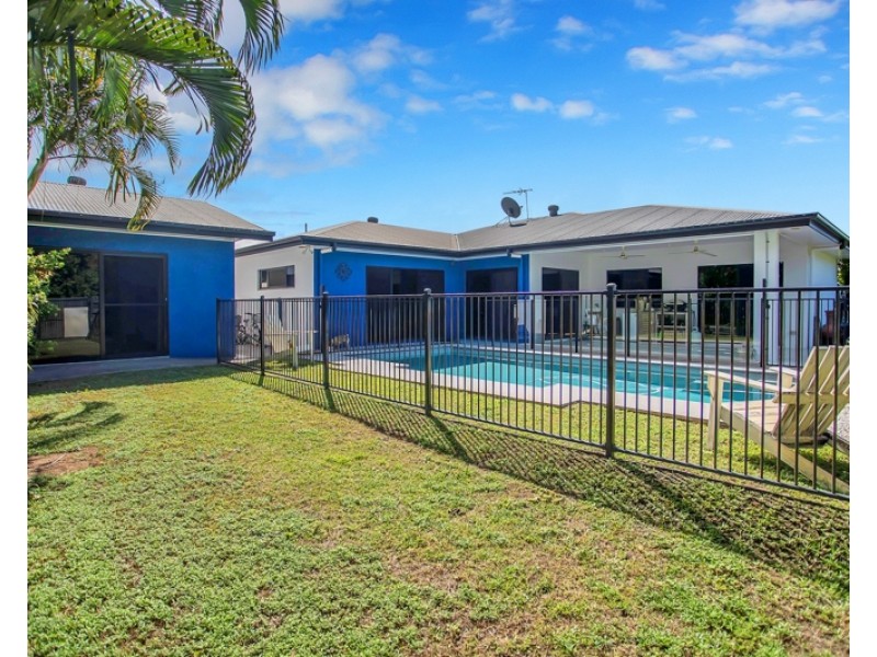 13 Michelle Crescent, Bucasia QLD 4750