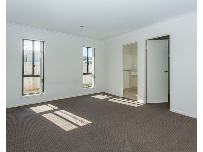 36 Phoenix Crescent, Rural View QLD 4740