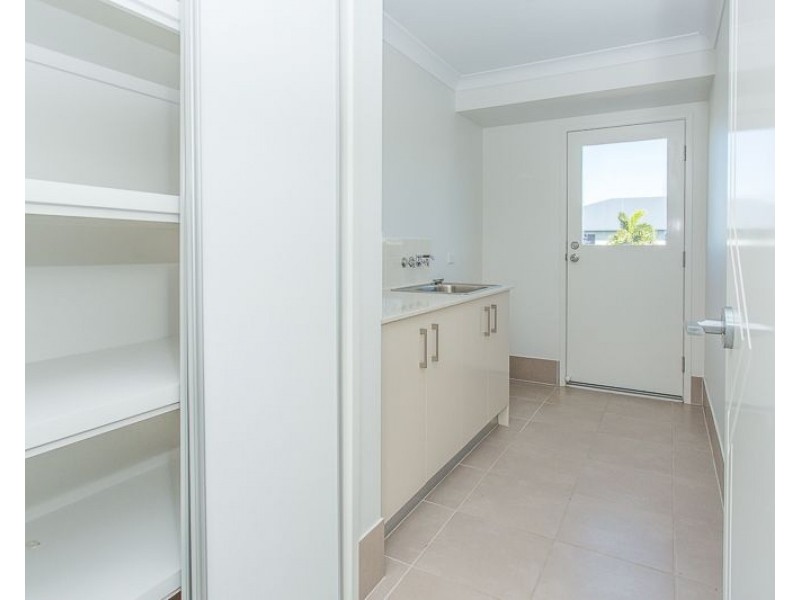 36 Phoenix Crescent, Rural View QLD 4740