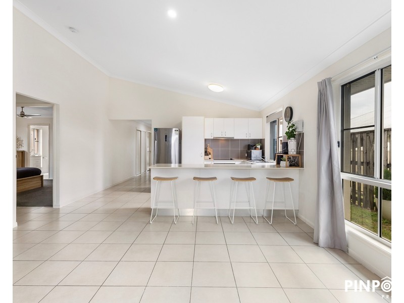 52 Coogee Terrace, Blacks Beach QLD 4740