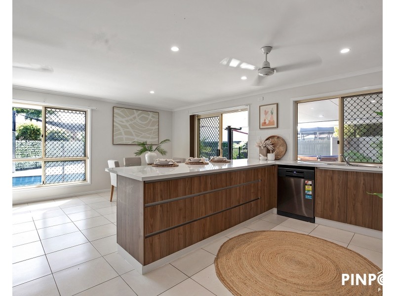 2 Cuthbert Court, Slade Point QLD 4740