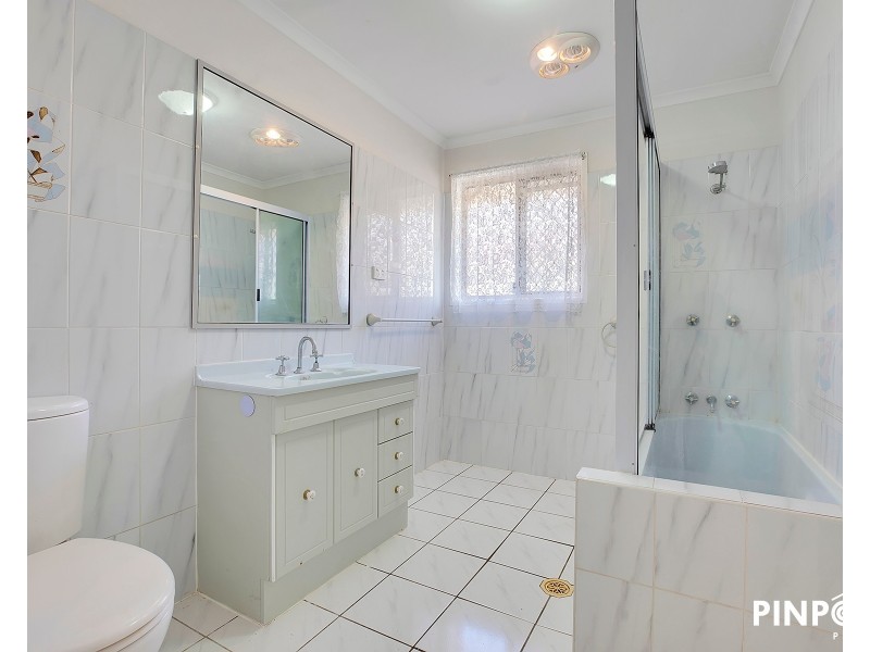 17 Ross Street, Mount Pleasant QLD 4740