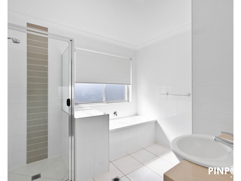 2/1 Anderson Court, Rural View QLD 4740