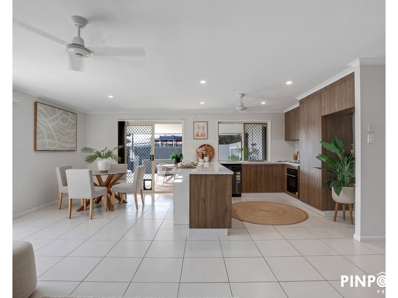 2 Cuthbert Court, Slade Point QLD 4740