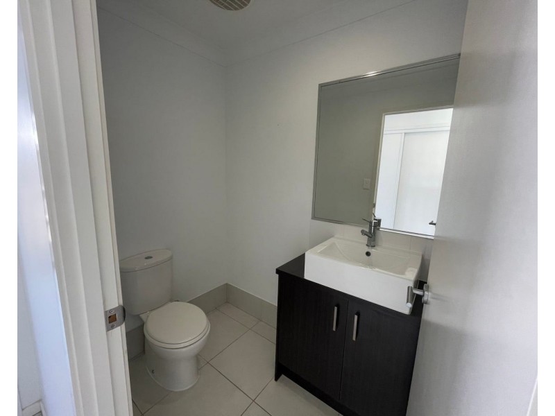 70 Montgomery Street, Rural View QLD 4740