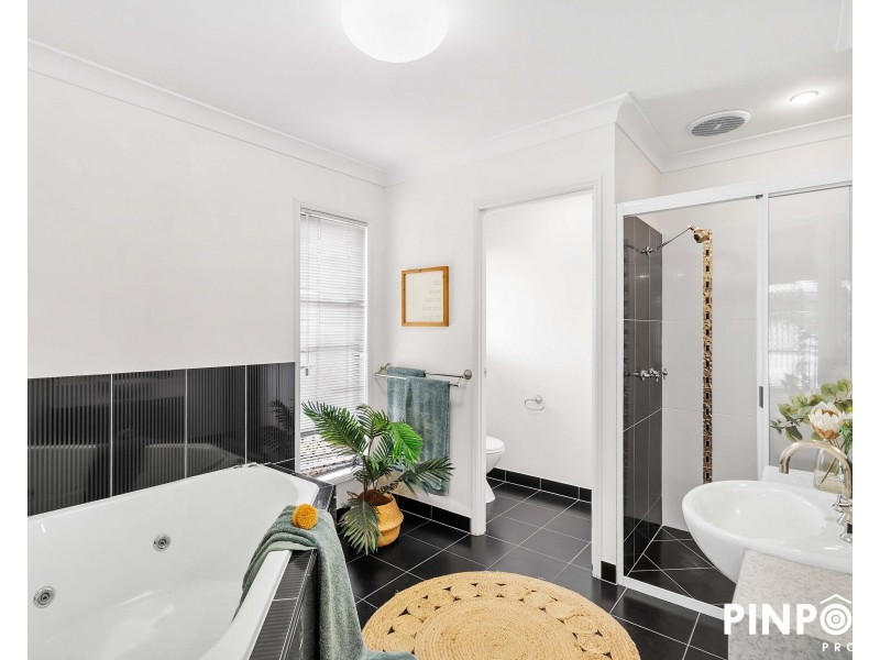 21 Woden Crescent, Ooralea QLD 4740