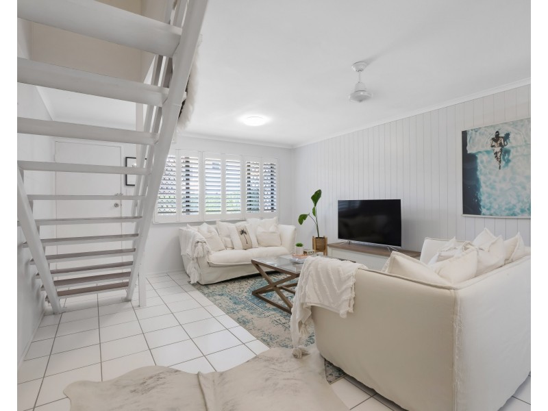 3/1 Cumberland Avenue, Slade Point QLD 4740