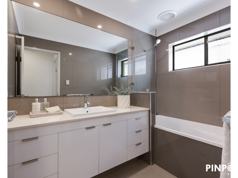 30 Retreat Way, Shoal Point QLD 4750