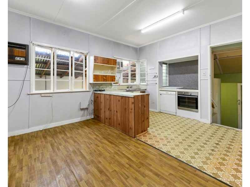 11 Edmonds Street, West Mackay QLD 4740
