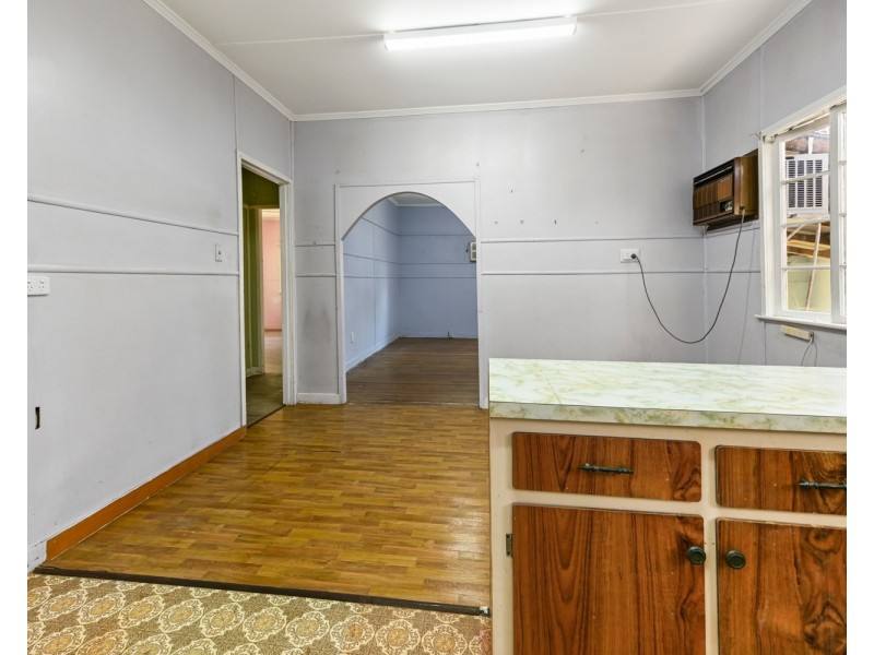 11 Edmonds Street, West Mackay QLD 4740