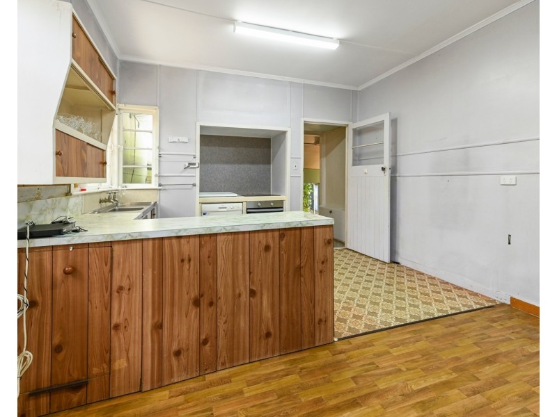 11 Edmonds Street, West Mackay QLD 4740