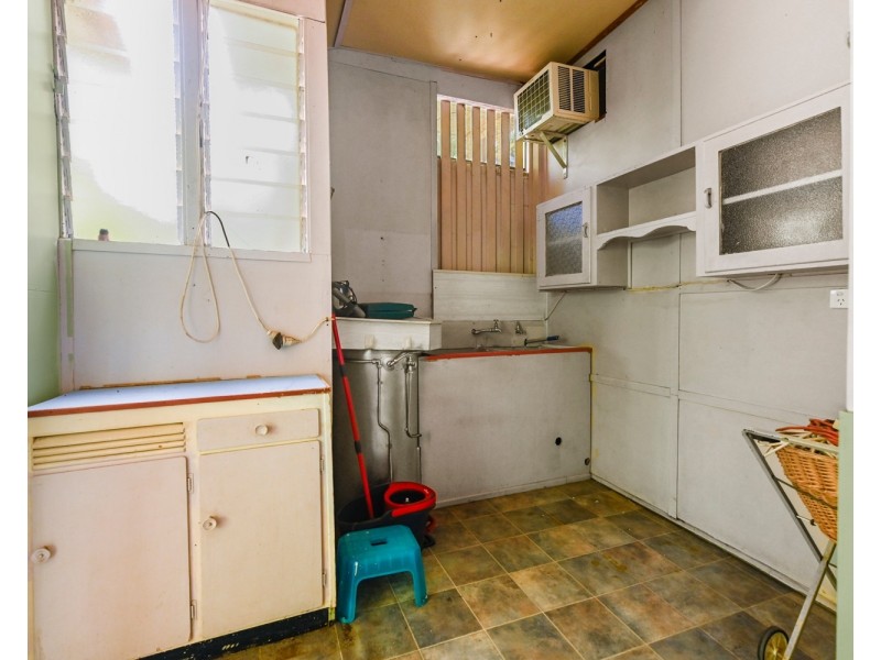 11 Edmonds Street, West Mackay QLD 4740