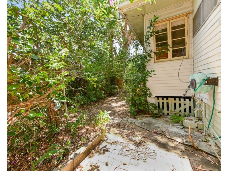 11 Edmonds Street, West Mackay QLD 4740
