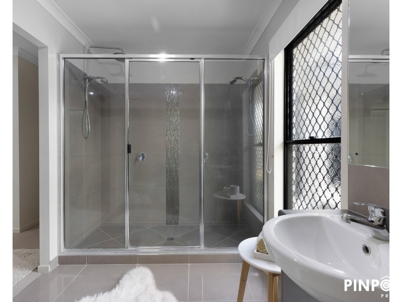 59 Beach Road, Dolphin Heads QLD 4740