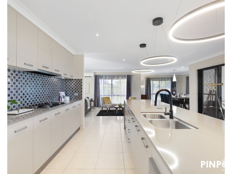 42 Shuttlewood Dr, Richmond QLD 4740