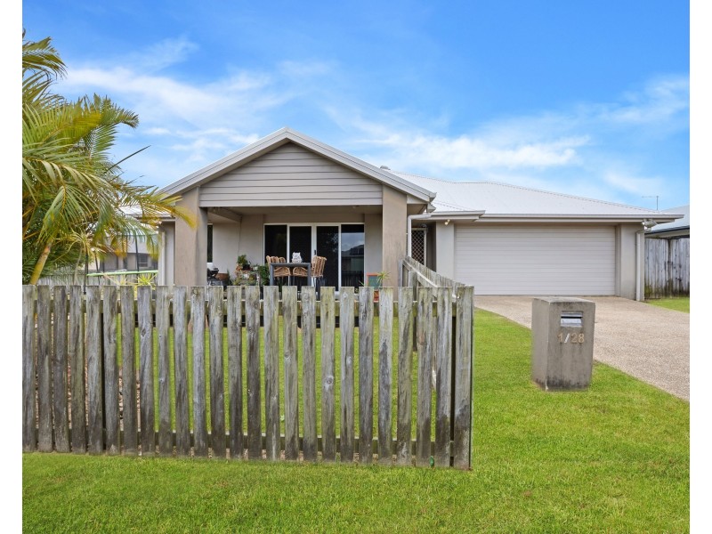 1/28 Coogee Terrace, Blacks Beach QLD 4740