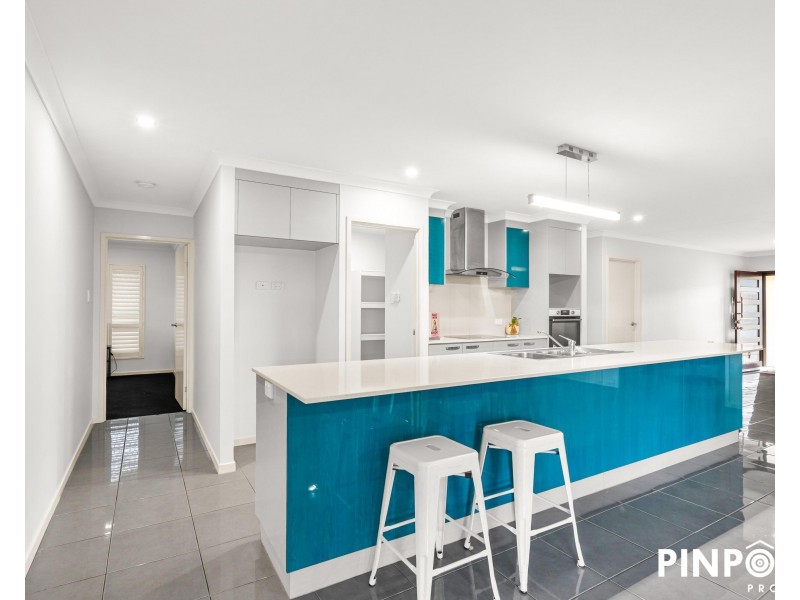 16 Mod Crescent, Beaconsfield QLD 4740