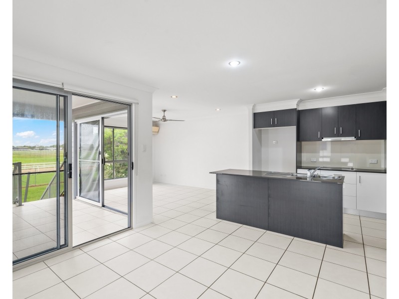 1/37 Makybe Diva Drive, Ooralea QLD 4740