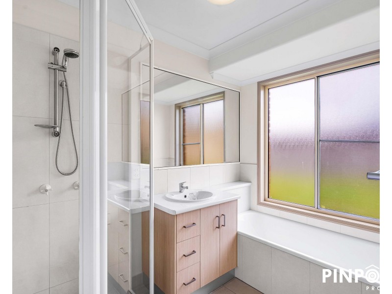 4 Caledonian Drive, Beaconsfield QLD 4740