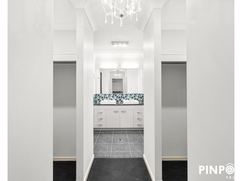 16 Mod Crescent, Beaconsfield QLD 4740