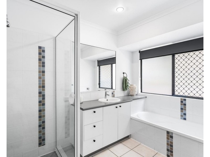 20 Mulcahy Crescent, Eimeo QLD 4740