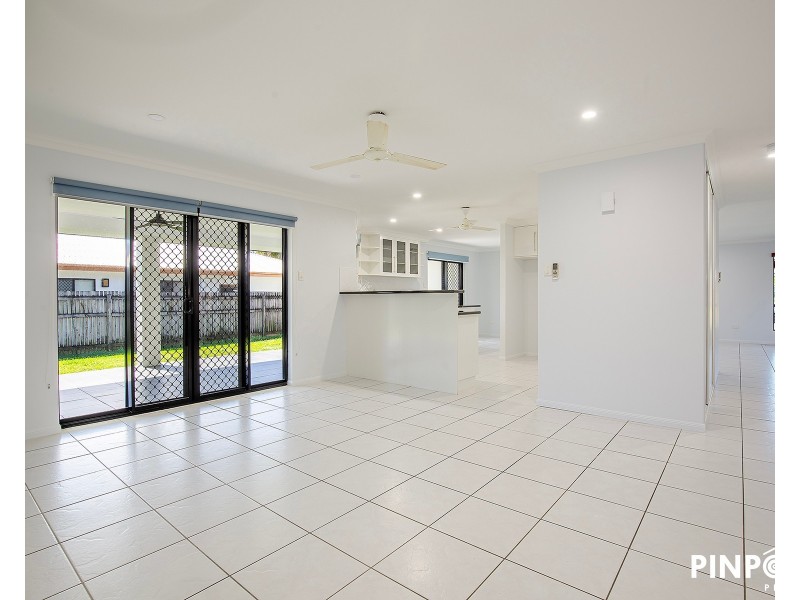21 Murrays Road, Glenella QLD 4740
