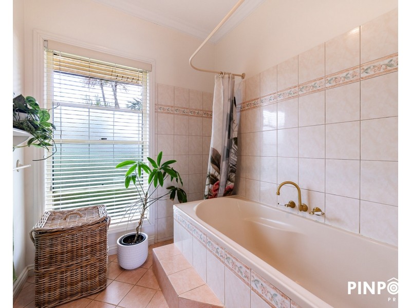 1 Percy Court, Glenella QLD 4740