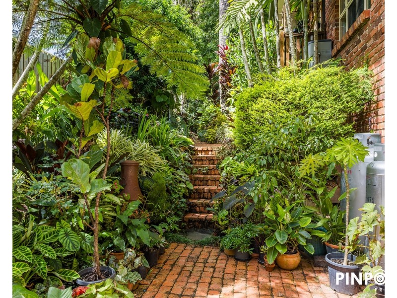 1 Percy Court, Glenella QLD 4740