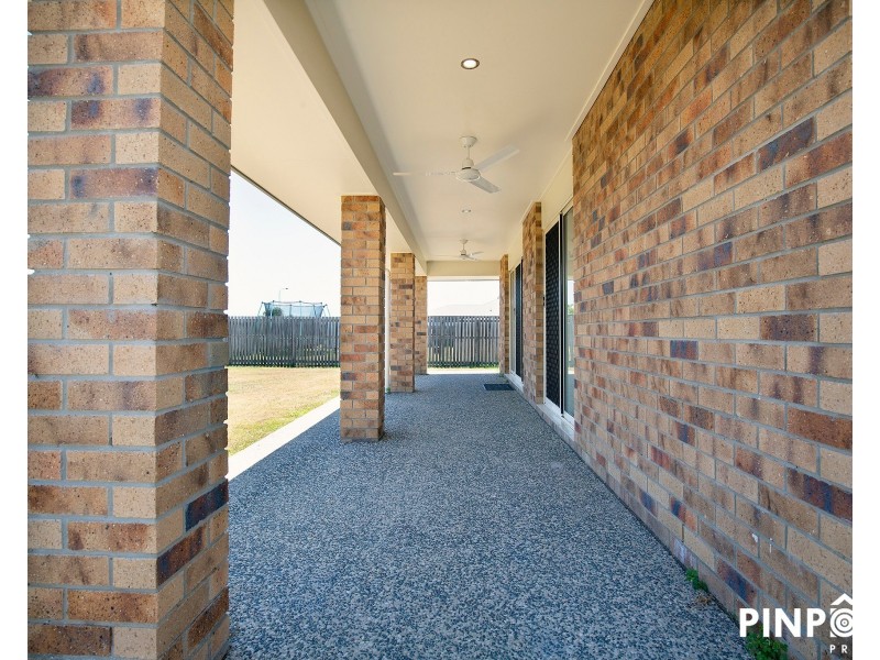 6 Halifax Place, Rural View QLD 4740