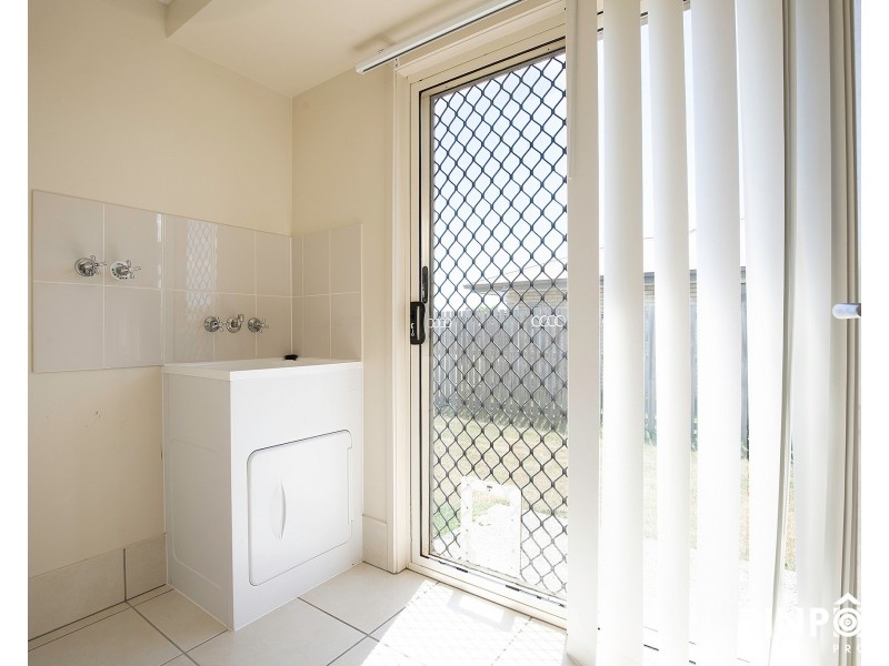 6 Halifax Place, Rural View QLD 4740