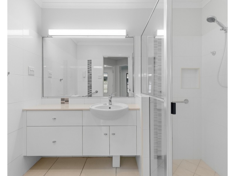 70 Victor Avenue, Glenella QLD 4740